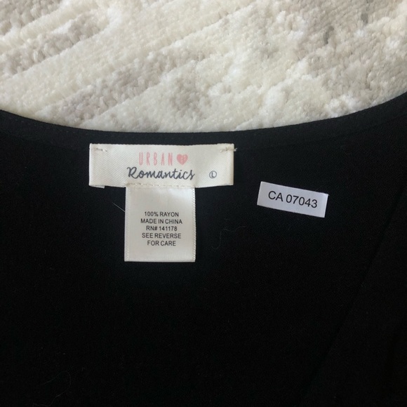 urban romantics button up top - Picture 2 of 2